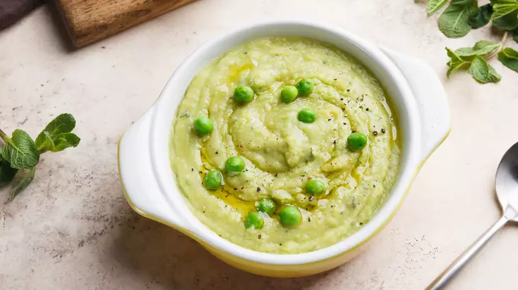 Крем-суп из зелёного горошка с мятой